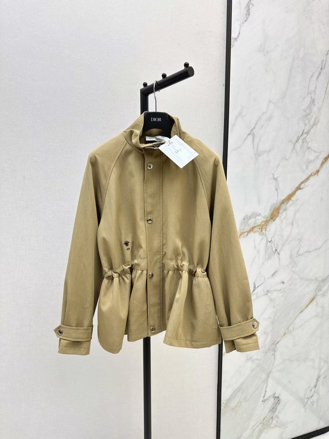 повседневная куртка,куртка модная,куртка,легкая куртка,женская куртка