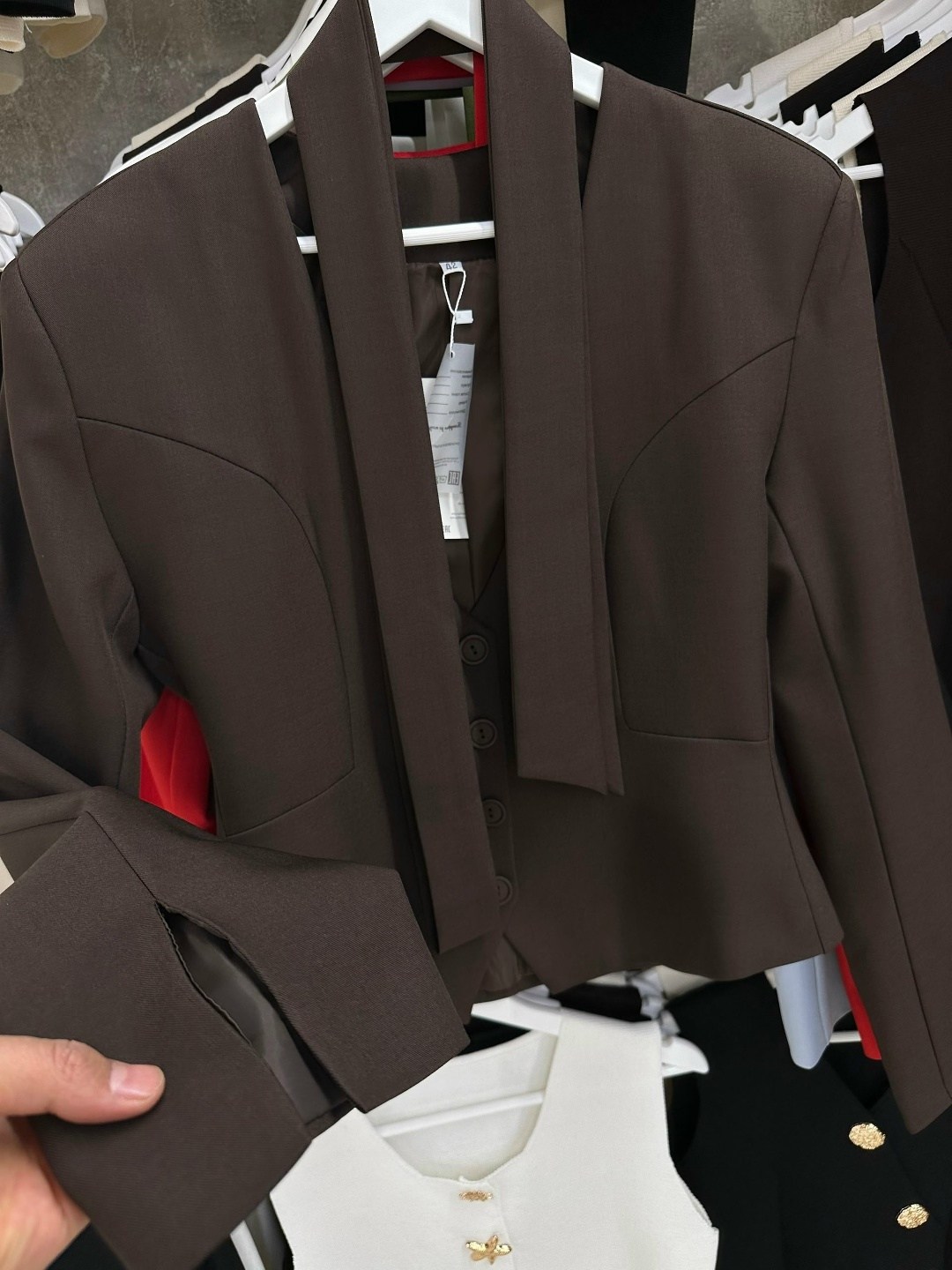 костюм женский деловой,брючные костюмы женские,женские жакеты,костюм тройка женский,женский костюм