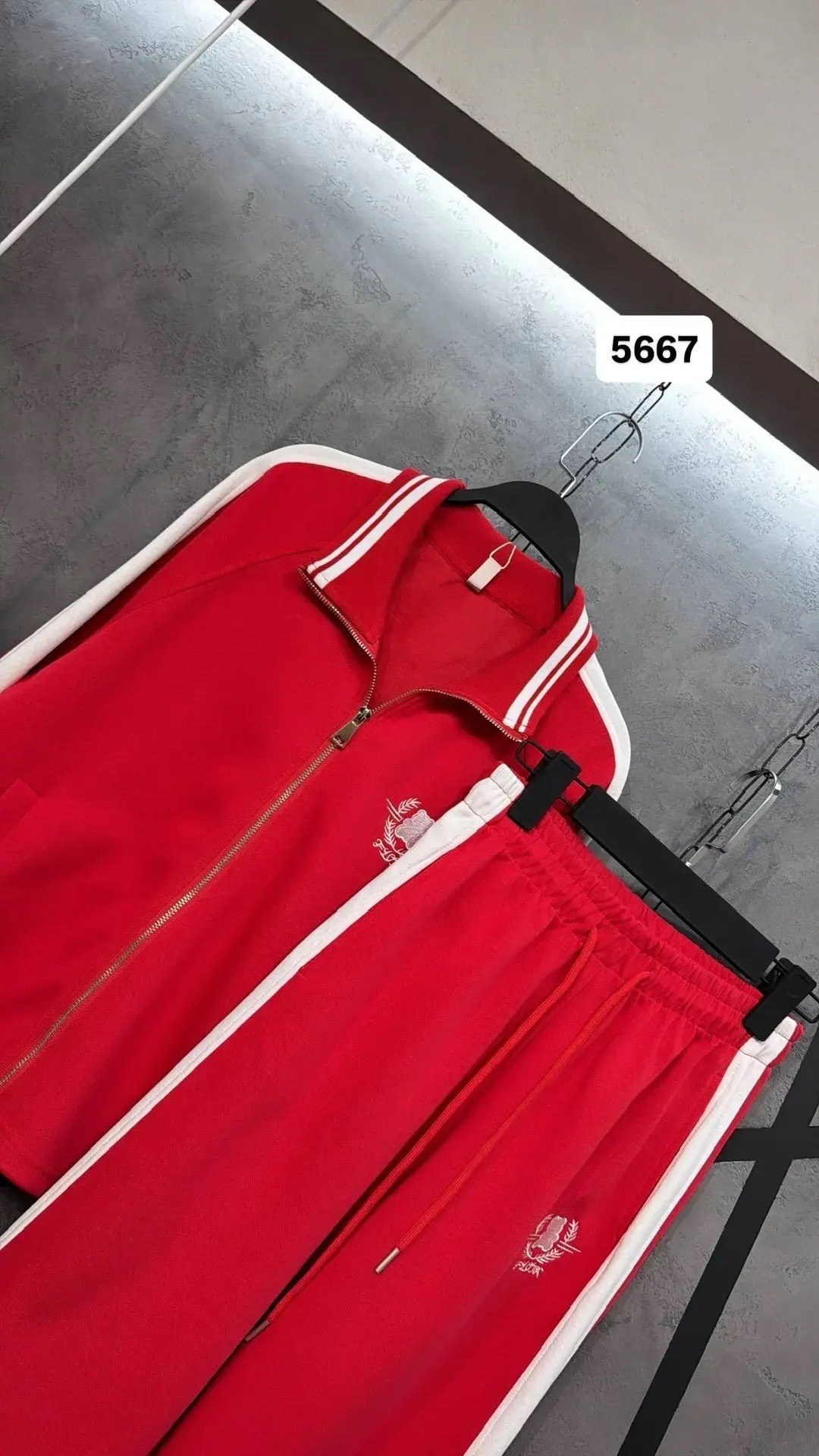 костюм спортивный,спортивные повседневные костюмы,костюм модный,костюм повседневный,спортивные костюмы адидас