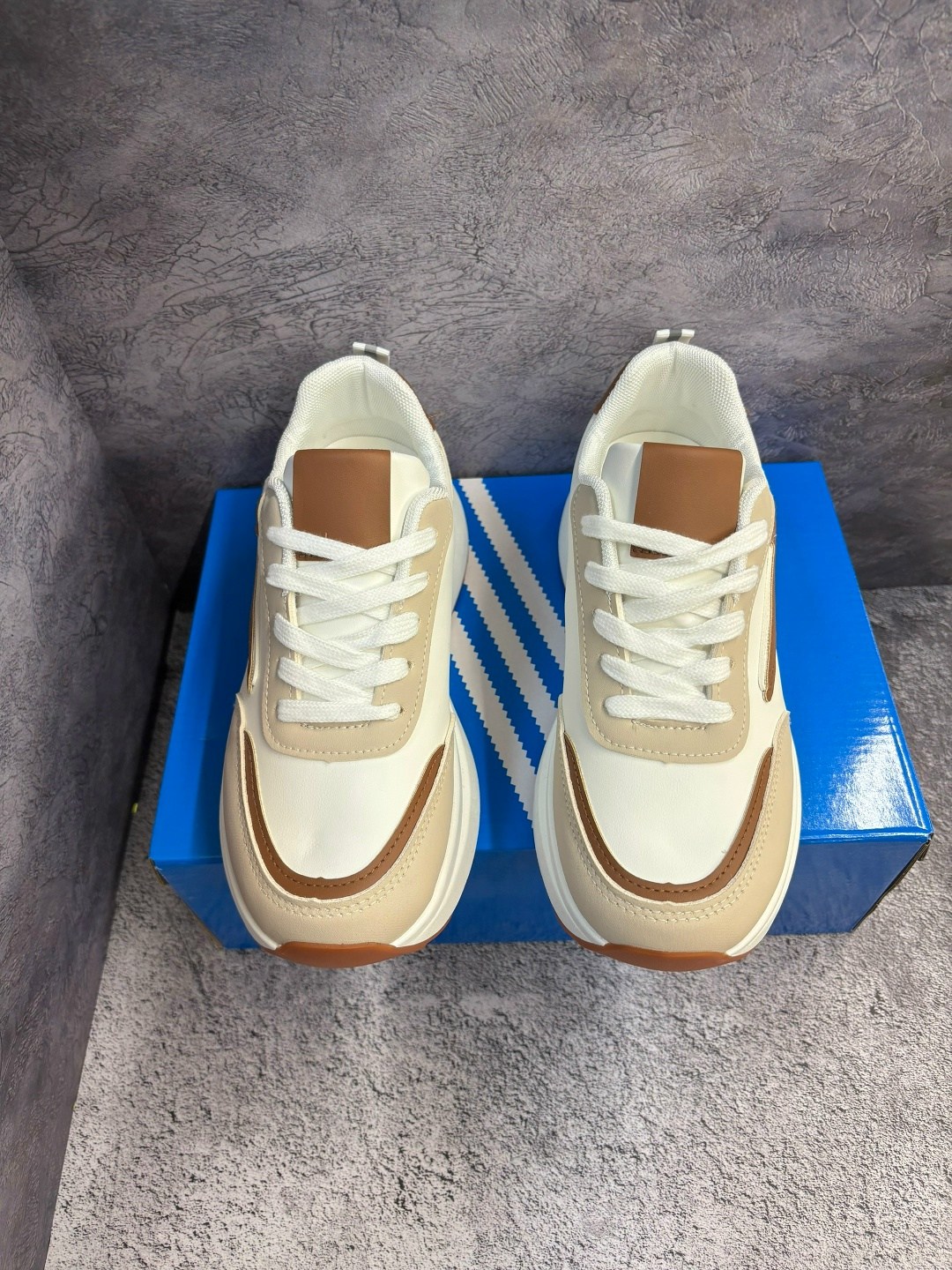 кроссовки женские,кроссовки для женщин,модные кроссовки,удобные кроссовки,повседневные кроссовки