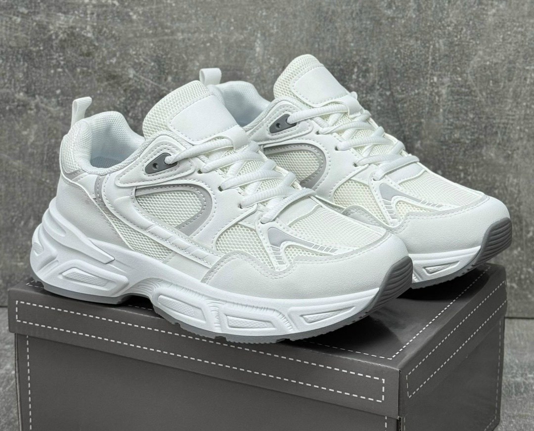 кроссовки женские,пудровые кроссовки,удобные кроссовки,кроссовки модные,массивные кроссовки