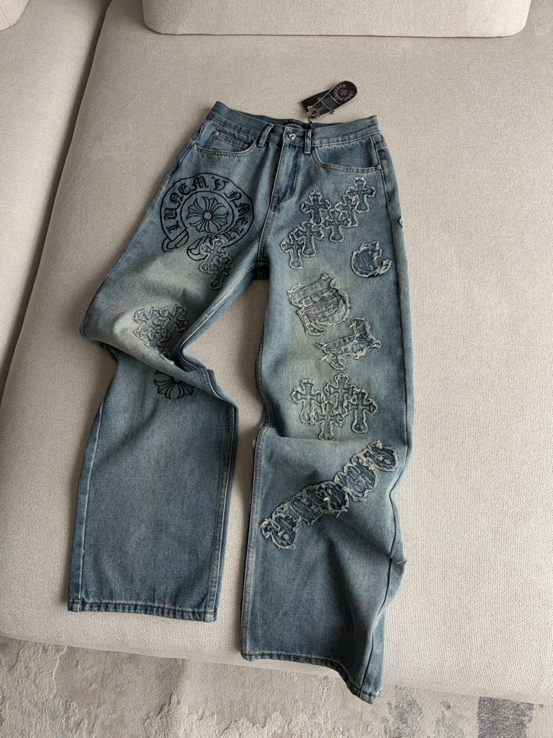 джинсы с вышивкой,женские джинсы,модные джинсы,джинсы с принтом,широкие джинсы