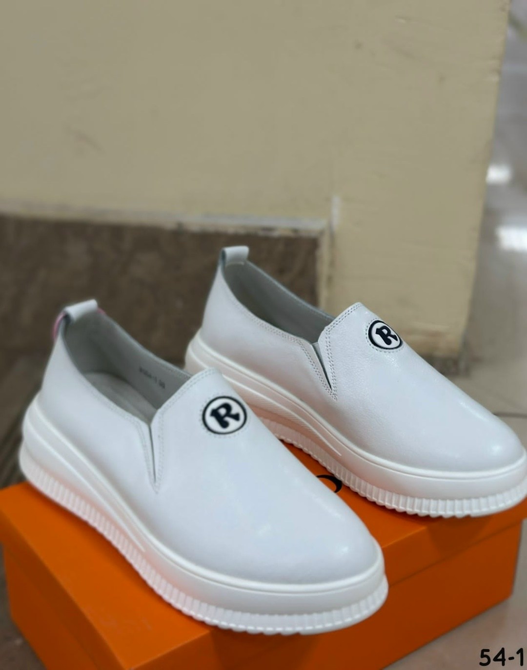 ,слипоны женские белые летние кожаные,слипоны женские,белые слипоны,слипоны