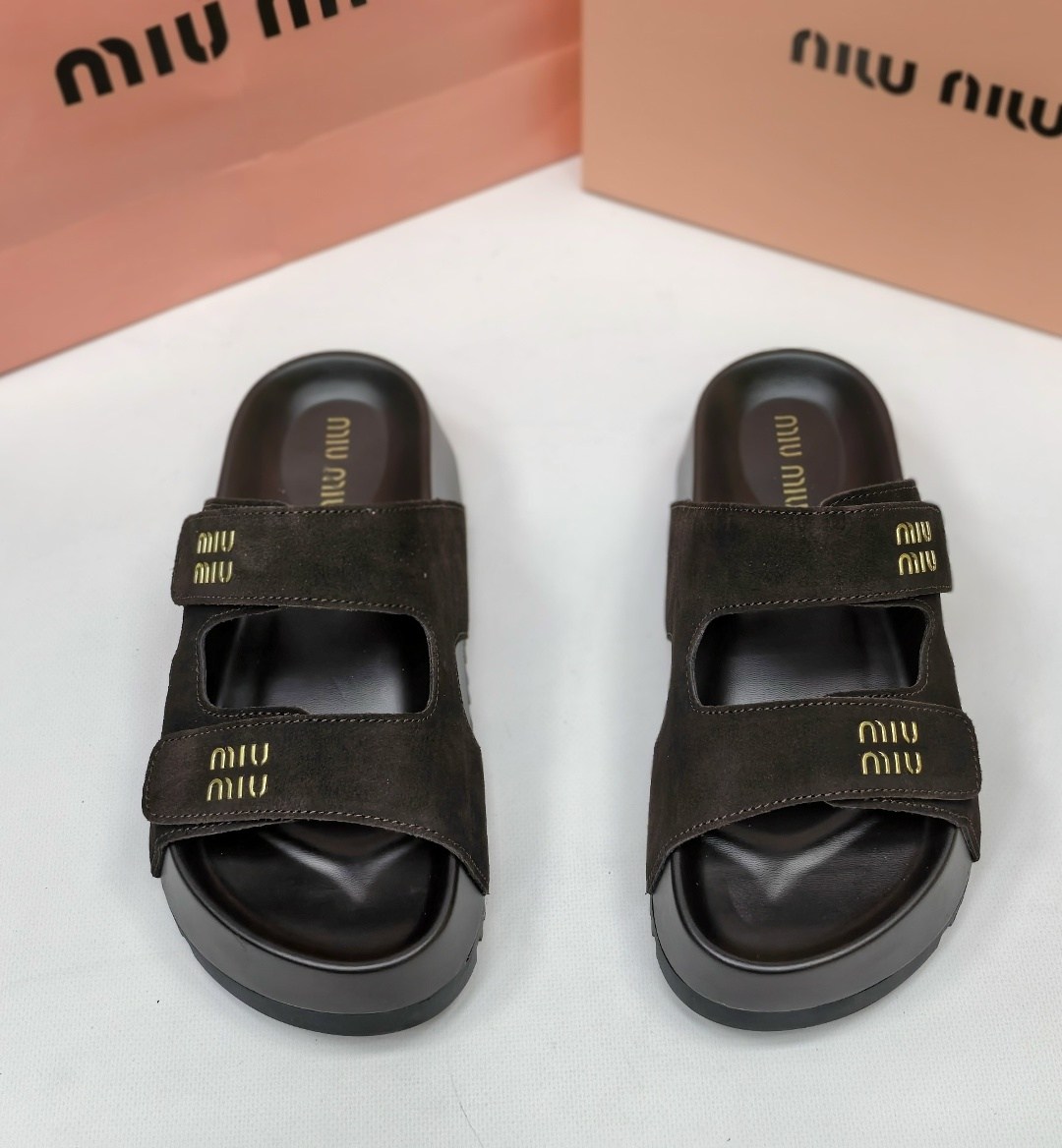 шлепки miu miu,шлёпанцы miu miu,шлепанцы коричневые miu miu,сандалии miu miu,кожаные шлепанцы miu miu