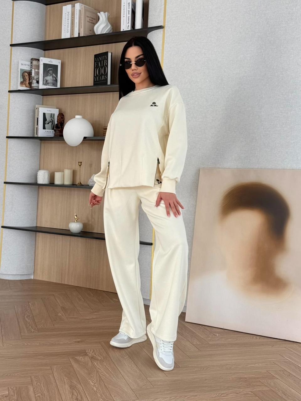 костюм бежевый,женский костюм,костюм молочный,спортивный костюм женский,спортивный костюм