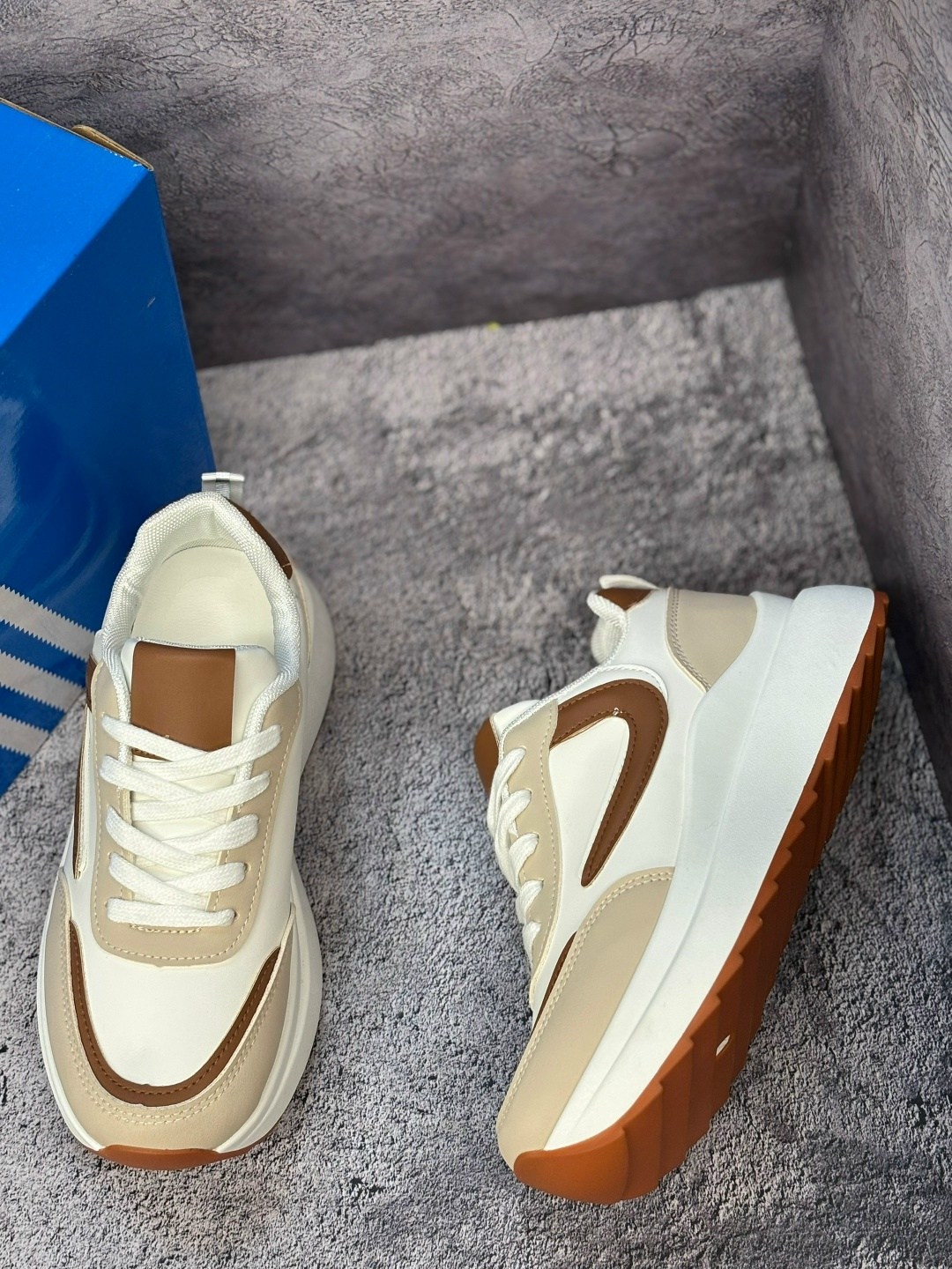 кроссовки женские,кроссовки для женщин,модные кроссовки,удобные кроссовки,повседневные кроссовки