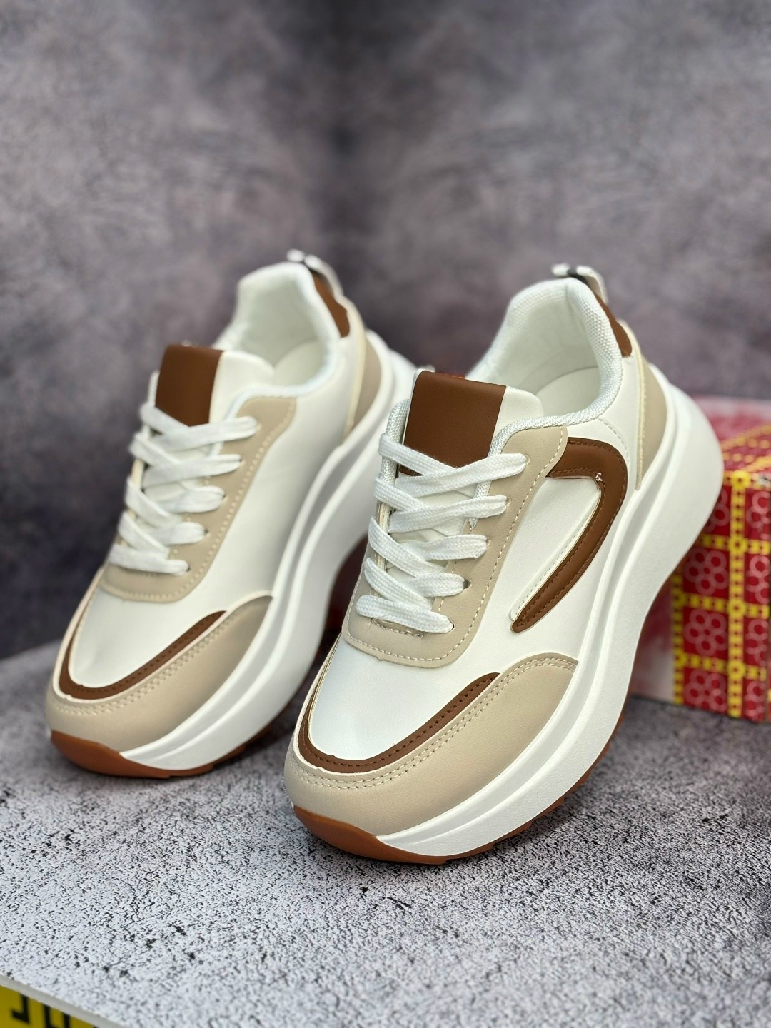 кроссовки женские,кроссовки для женщин,модные кроссовки,удобные кроссовки,повседневные кроссовки