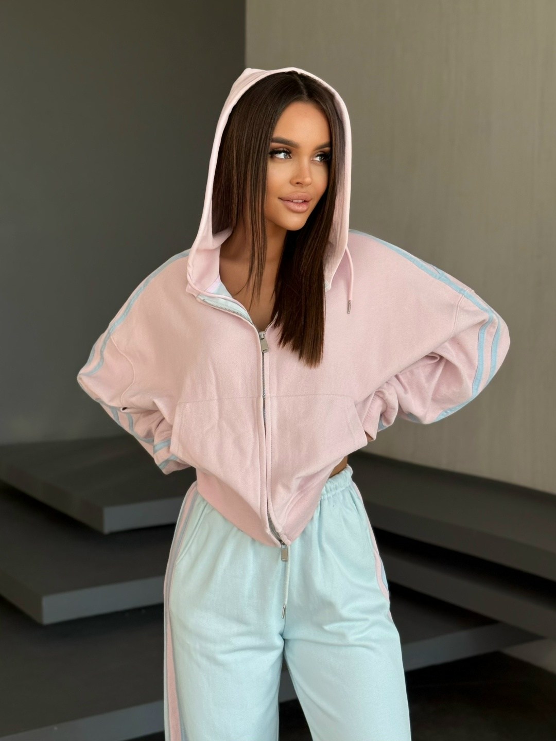 женские костюмы,женский спортивный костюм,костюм велюровый,спортивный костюм,розовые костюмы