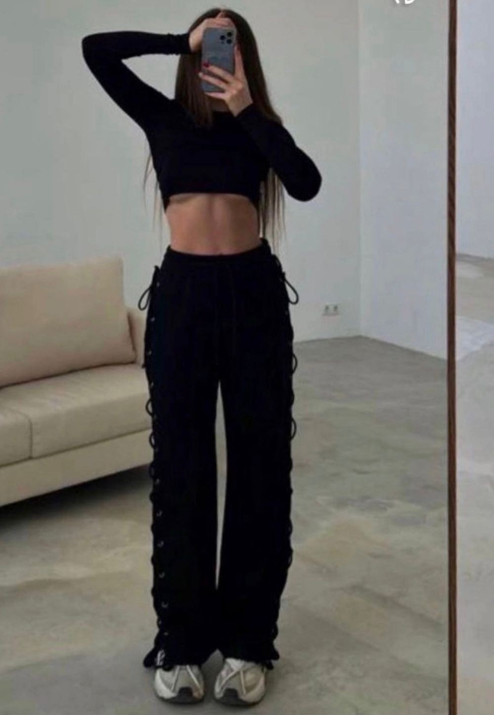 широкие штаны y2k со шнуровкой по бокам d.fortune,трендовые штаны со шнуровкой по бокам,штаны на шнуровке,спортивные штаны с вырезом,брюки на шнуровке