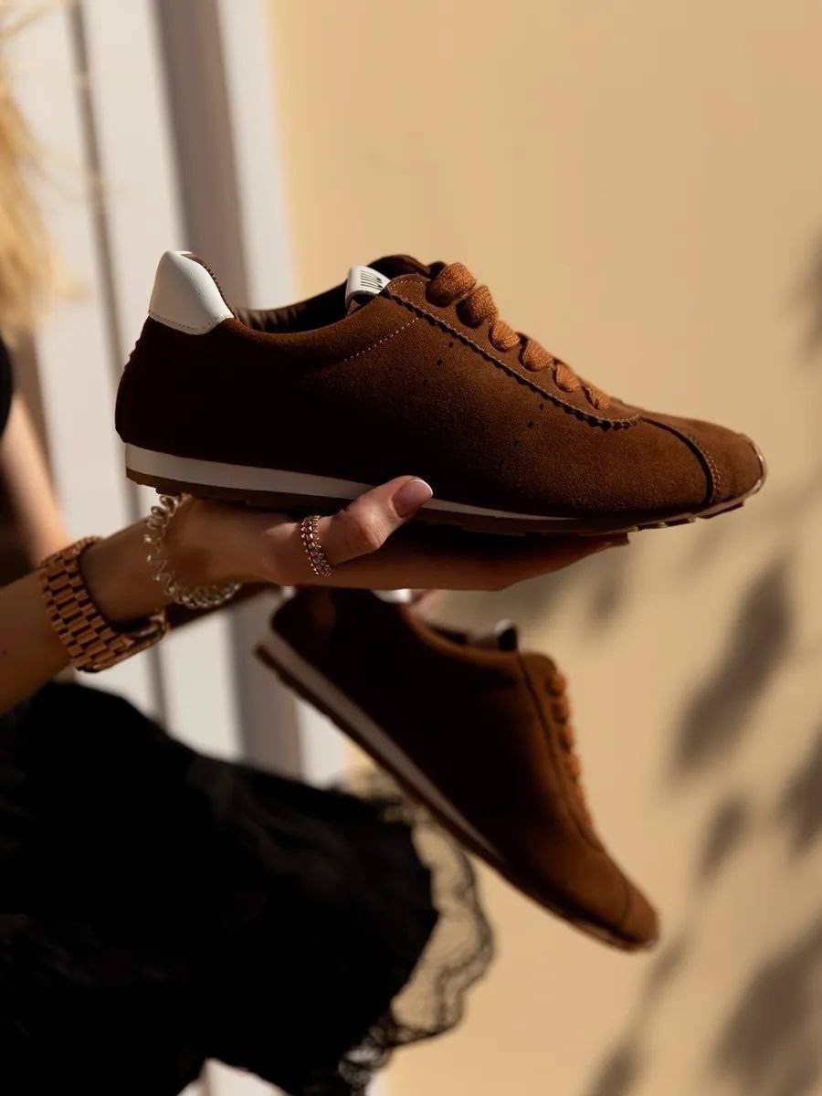 adidas samba brown,одежда кэжуал,образ кэжуал,замшевые кроссовки,штаны кэжуал