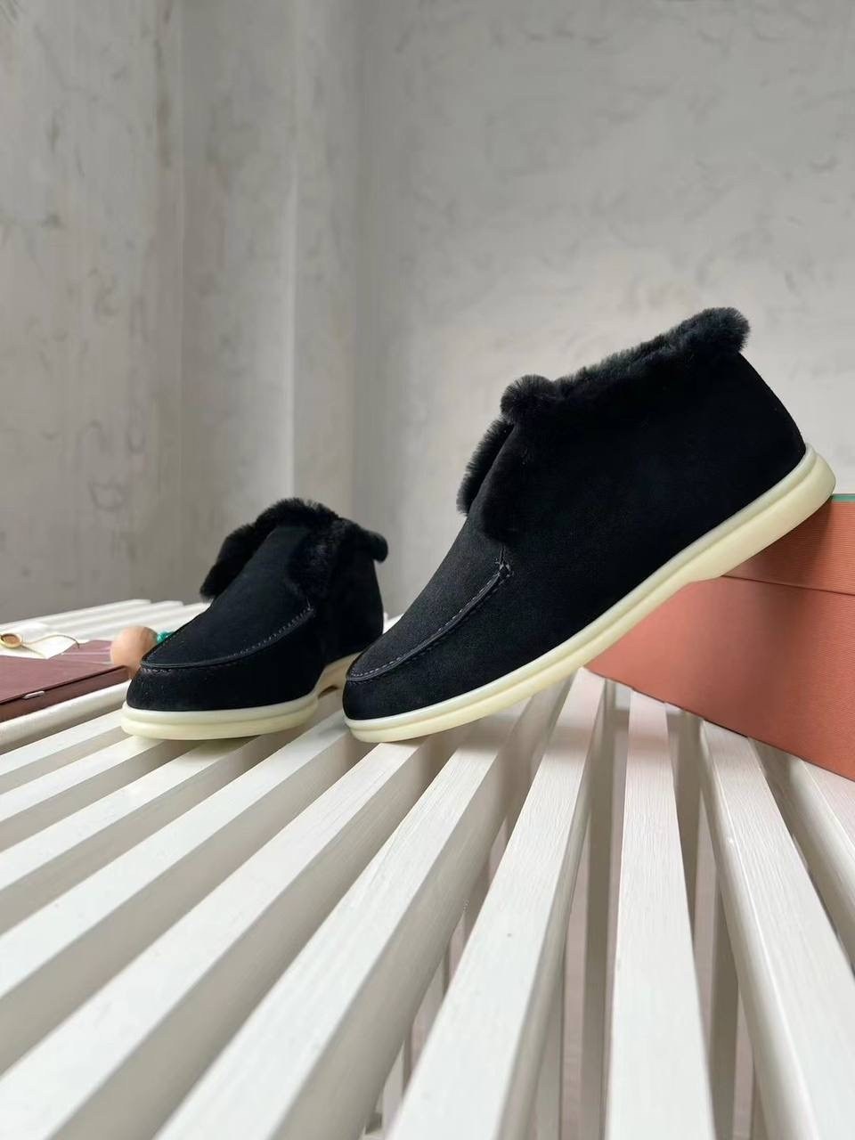 женские лоферы loro piana,лоферы loro piana,лоферы зимние женские,лоферы замшевые с мехом,