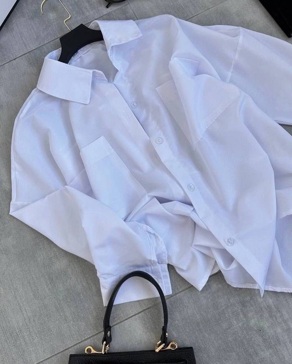 женщина в рубашке,рубашка женская,белая рубашка,стиль одежды