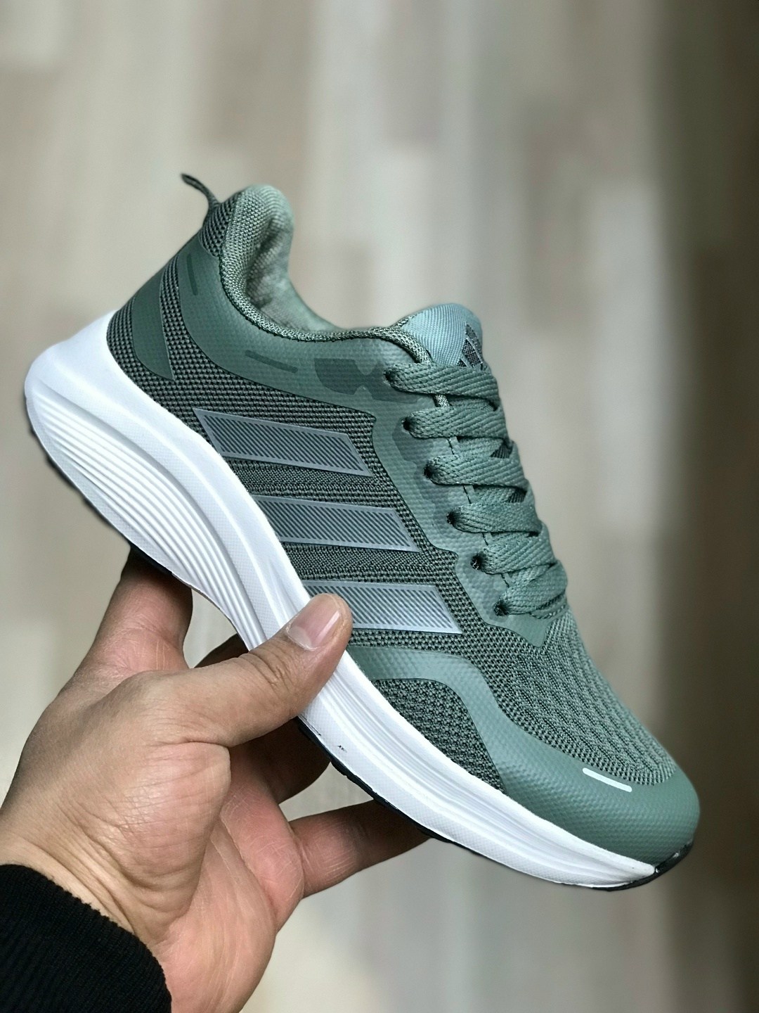 кроссовки адидас мужские новая коллекция 2026,мужские кроссовки,кроссовки мужские adidas,кроссовки adidas,спортивная