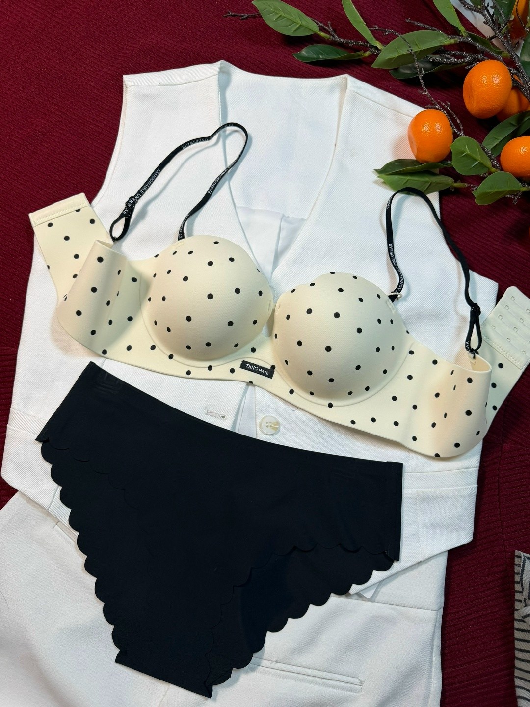 комплект женского нижнего белья,нижнего белья комплект,бюстгальтер,нижнее белье бюстгальтер,женское нижнее белье