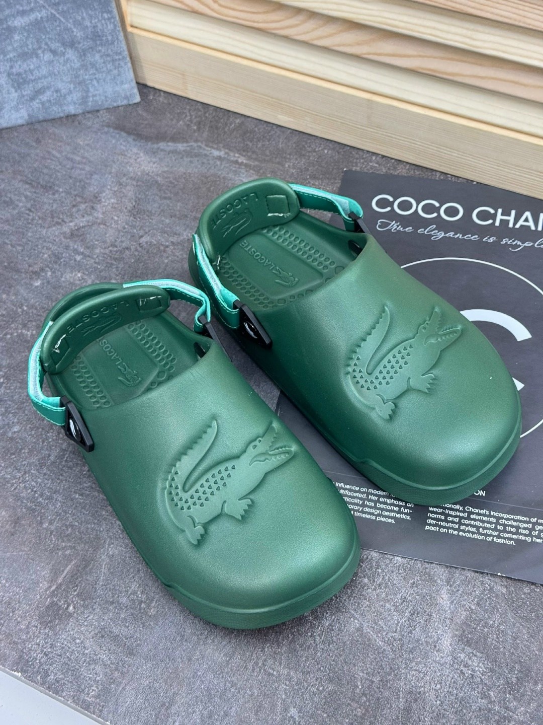 ,шлепанцы lacoste,lacoste зеленый,шлепанцы lacoste мужские croco2.0 evo,мужские шлепанцы