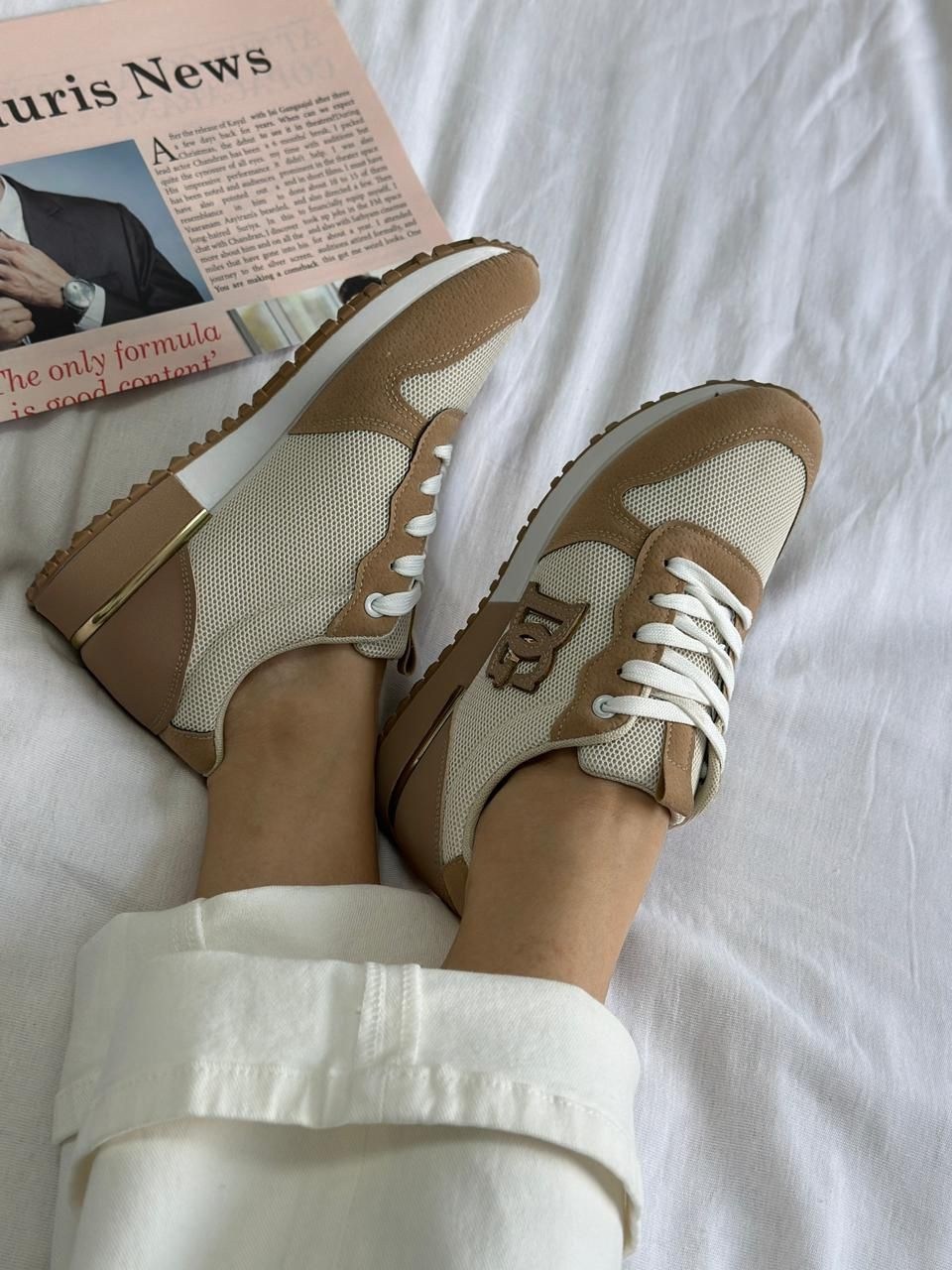 ,женские кроссовки,кроссовки для женщин,бежевые кроссовки,модные кроссовки