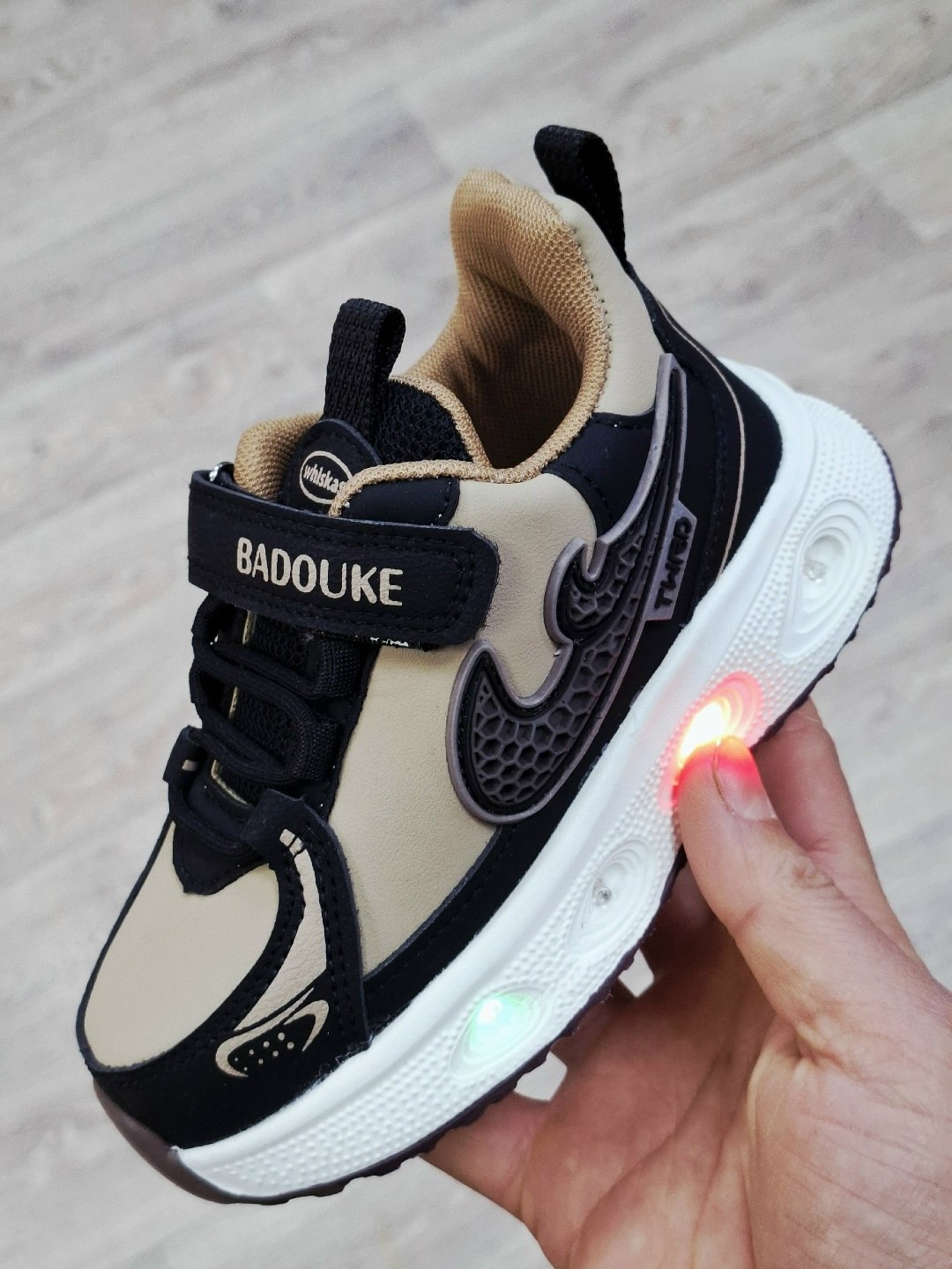 детские кроссовки,кроссовка детская,кроссовки для девочек,детские кроссовки для девочек,кроссовки светящиеся