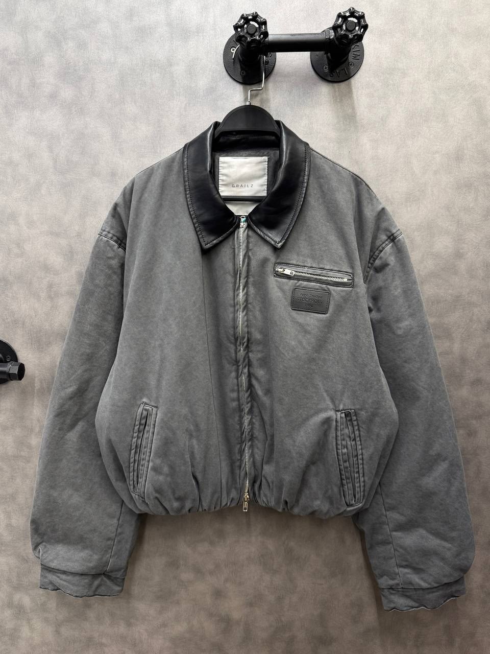 куртка бомбер,куртка-бомбер укороченная с вареным эффектом серая,куртка,куртка повседневная,куртка-бомбер укороченная с вареным эффектом