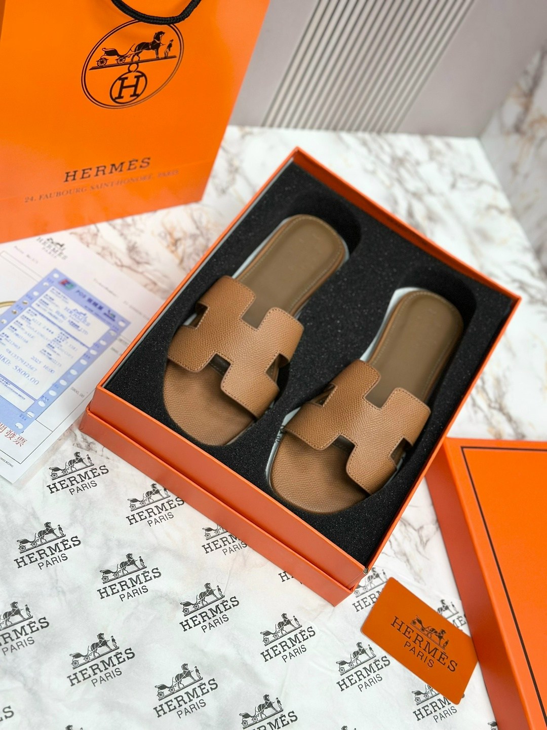 шлепанцы hermes,шлепки hermes женские,шлепки hermes 2026,тапки женские hermes,тапочки hermes