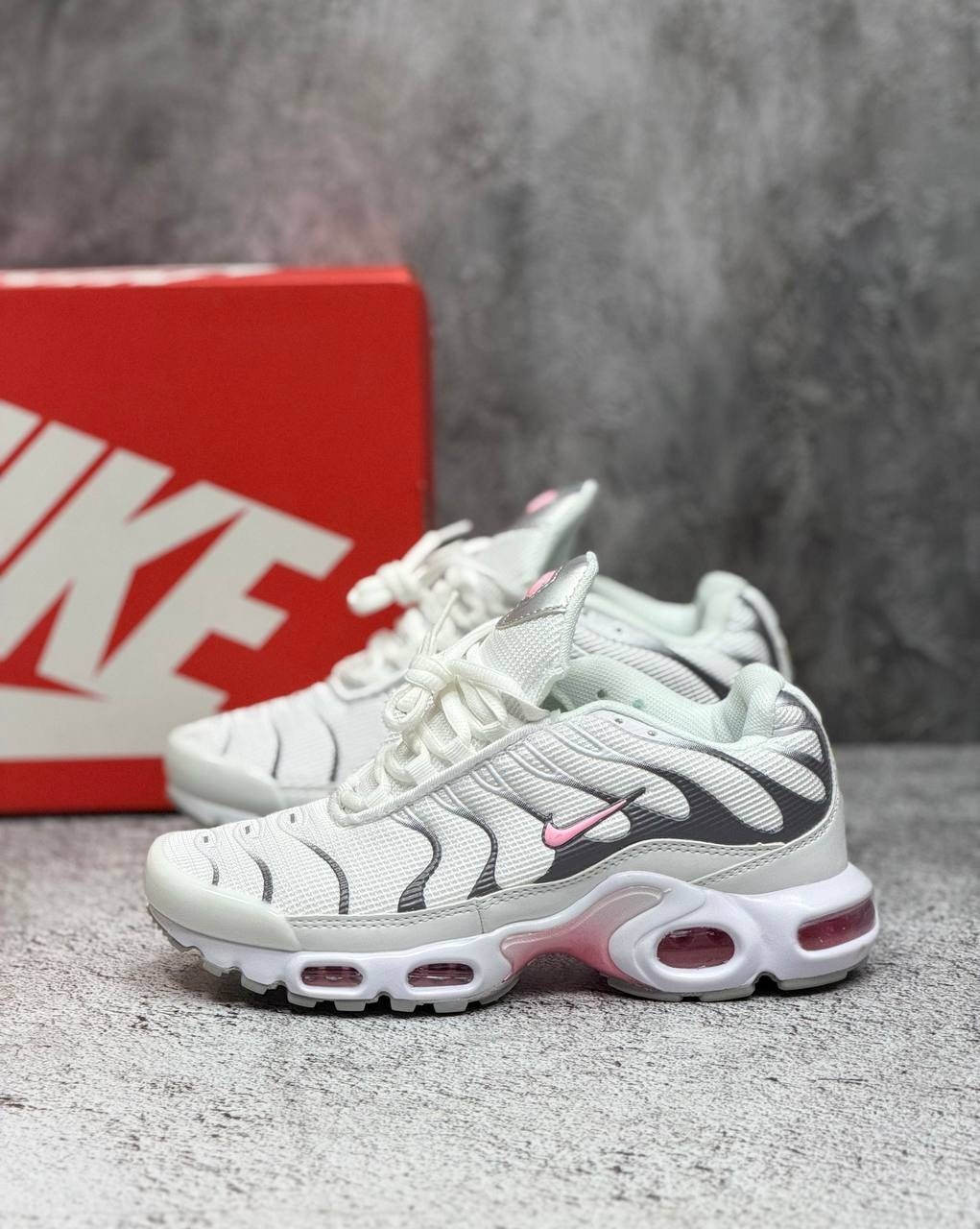 кроссовки летние спортивные nike air max tn plus,кроссовки air max tn plus nike,кроссовки спортивные air max tn plus nike,кроссовки женские nike air max tn plus,nike air max tn plus