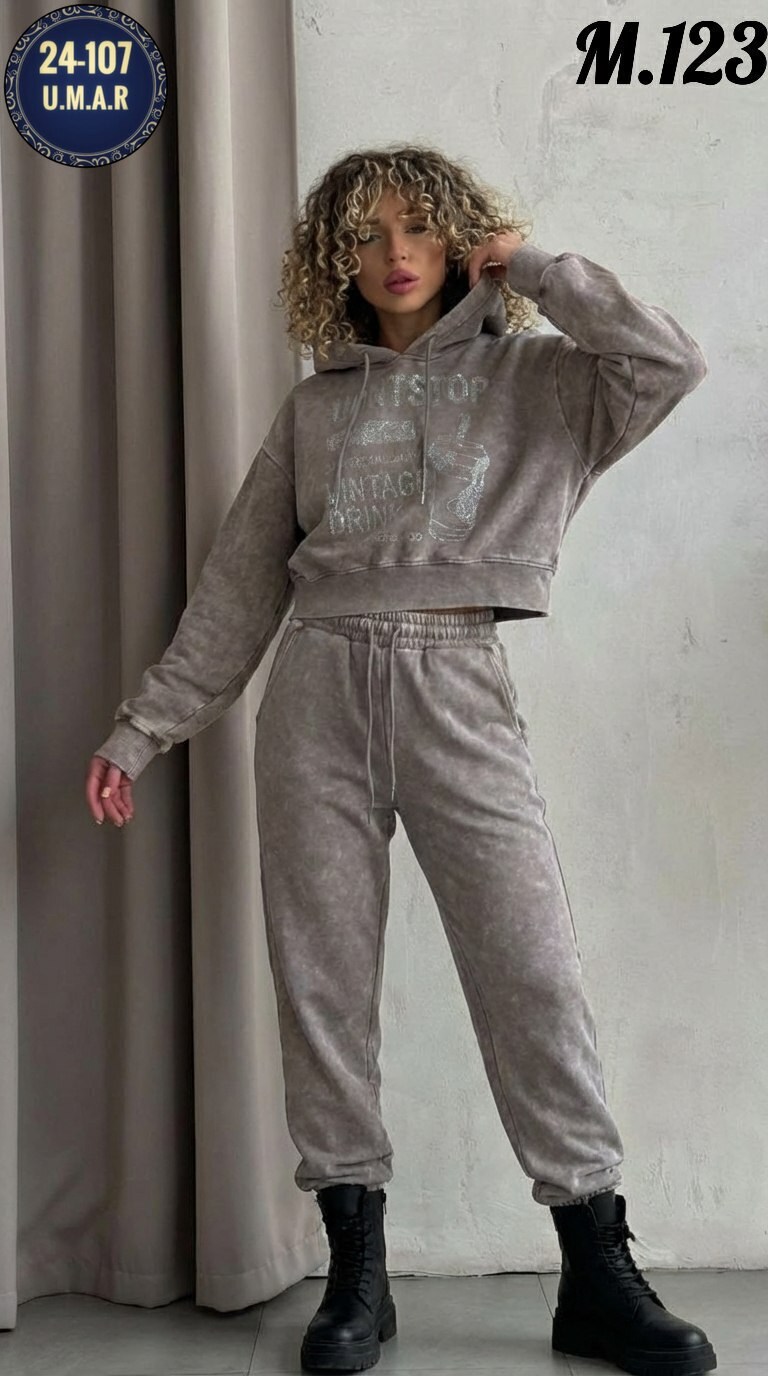 костюм повседневный,костюм женский,спортивный костюм,костюм велюровый,женский спортивный костюм