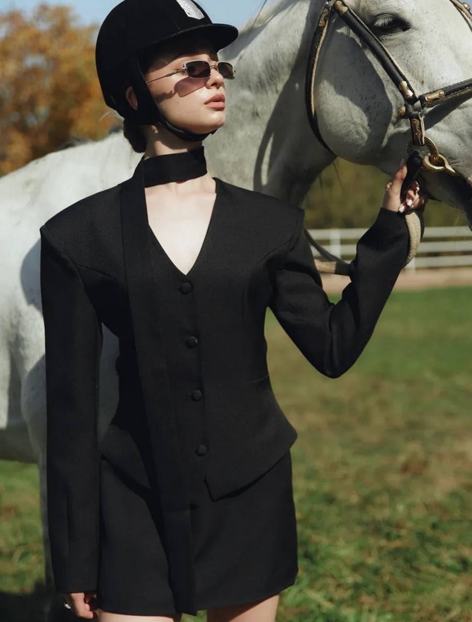 девушка,фотосессии с лошадьми,образ для фотосессии с лошадьми,лошадь и девушка,одежда для всадника