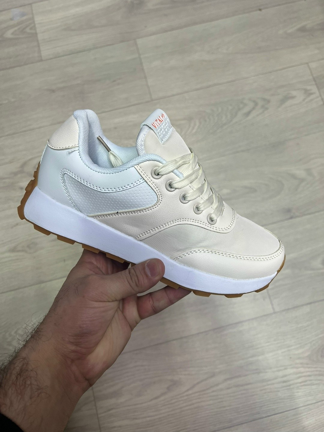 кроссовки женскиe,,кроссовки для женщин,кроссовки ,кроссовка