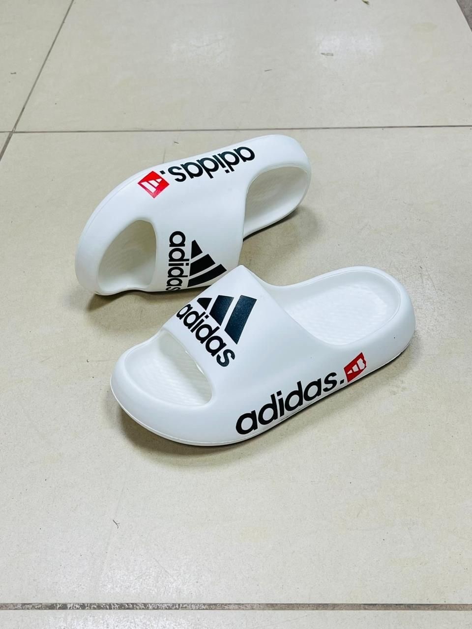 сланцы adidas,шлепанцы adidas,,шлепки adidas,адидас сланцы