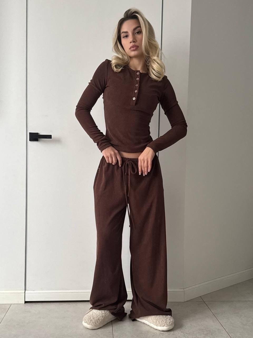 лонгслив,лонгслив облегающий летний с открытыми плечами corner17 цвет черный,лонгслив облегающий летний с открытыми плечами corner17,трикотажные брюки,лонгслив облегающий летний с открытыми плечами co