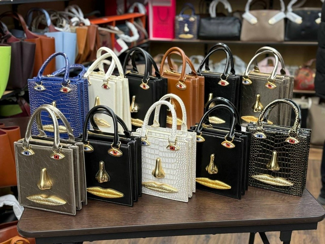 сумка-тоут schiaparelli,бархатная сумка для глаз schiaparelli premium sense demon,сумка schiaparelli,сумка женская schiaparelli,сумка женская shiaparelli & salvador dali