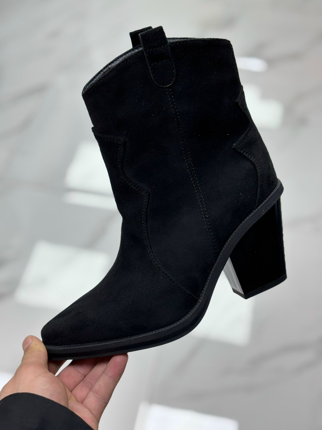 ,казаки демисезонные ботинки замшевые,ботильоны казаки натуральные,казаки замшевые эконика,казаки женские