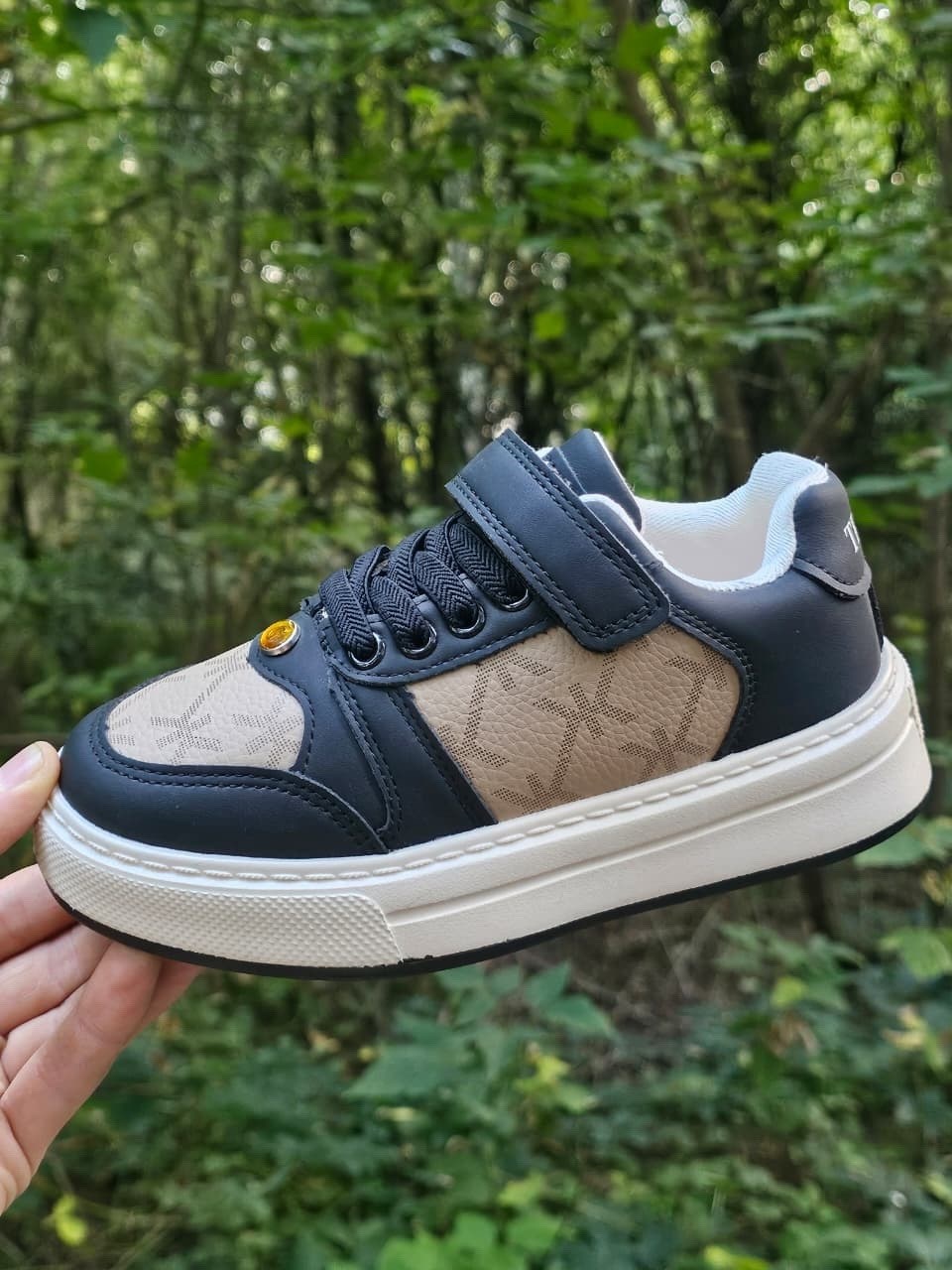 ,детские кроссовки,черные кроссовки, спортивная,кроссовки для детей