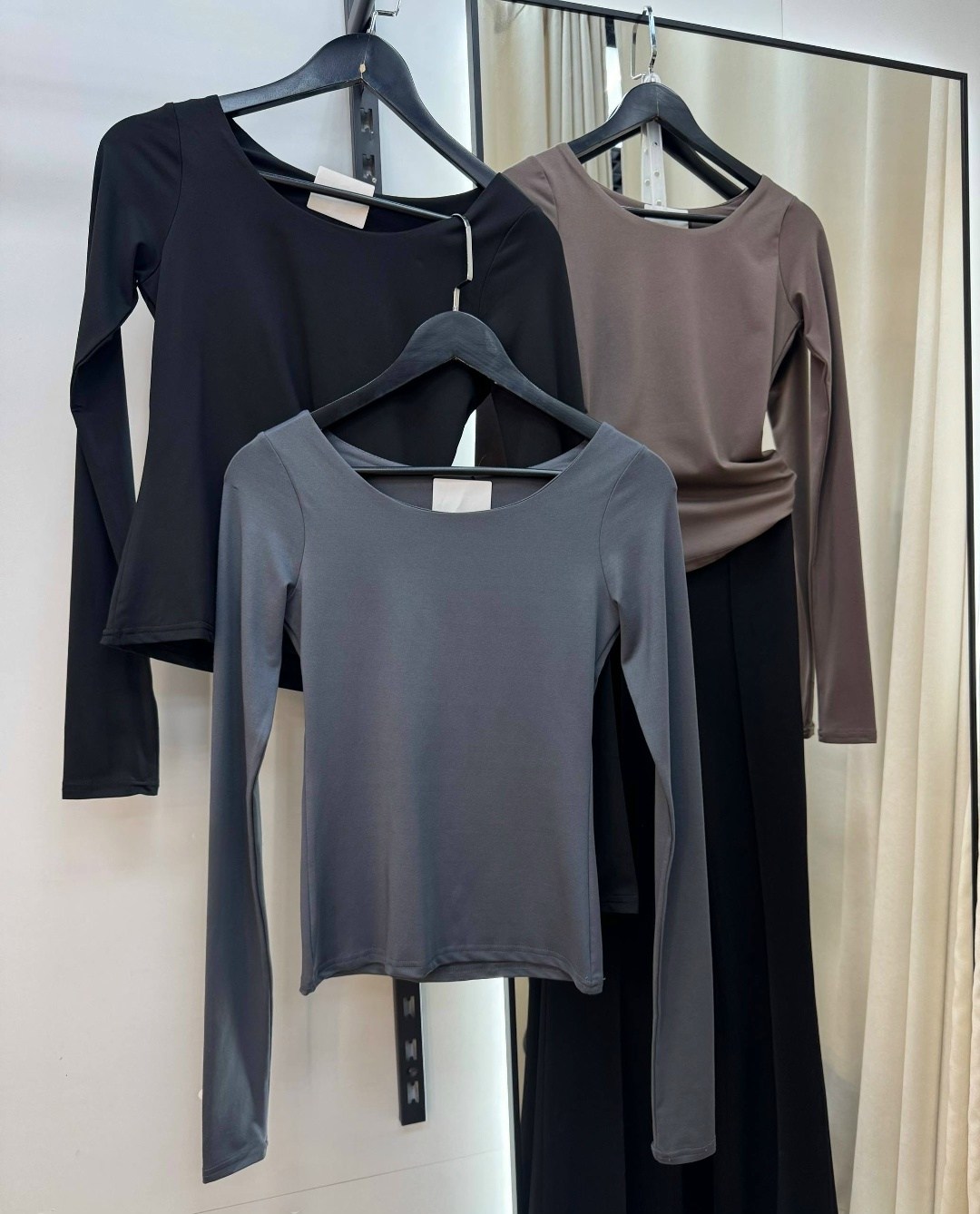 женский лонгслив,лонгслив базовый скимс утягивающий укороченный облегающий yes.body цвет мокко,базовый лонгслив,лонгслив женский evastival бежевый длинный,лонгслив