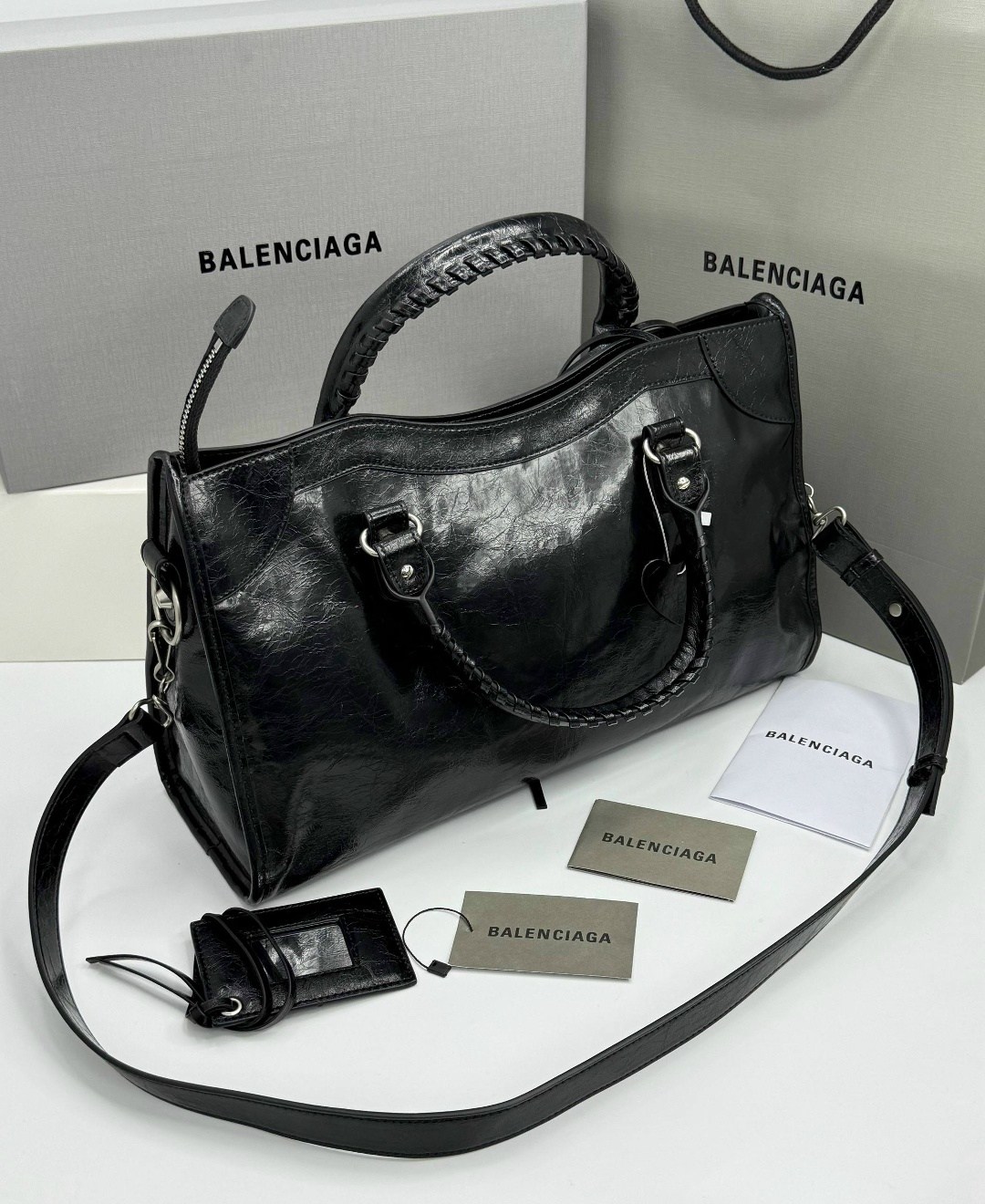 balenciaga balenciaga,женская сумка balenciaga classic черная,сумка balenciaga neo classic черный,сумка balenciaga,сумка balenciaga с зеркальцем большая