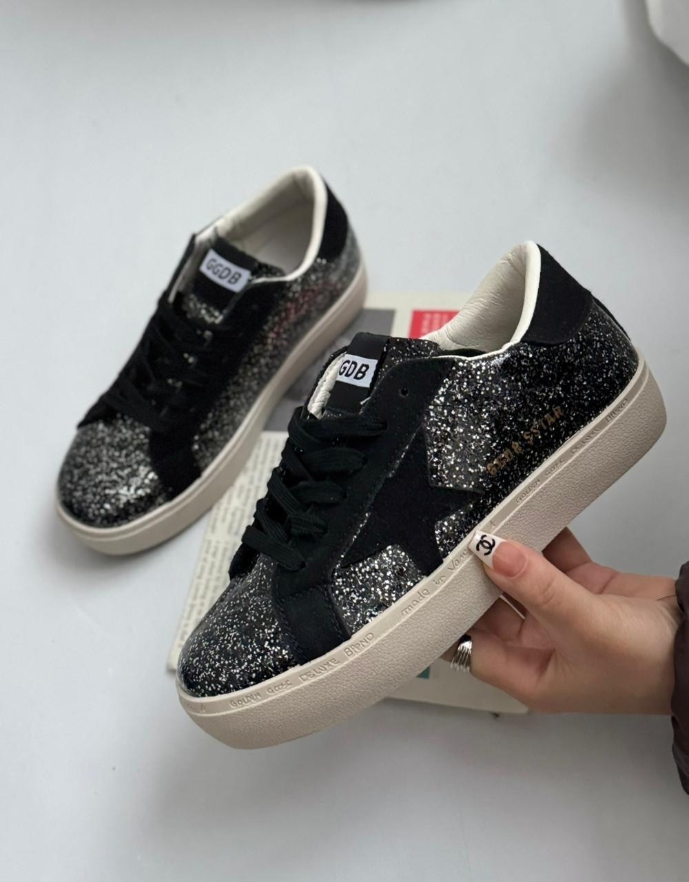 ,кроссовки golden goose с пайетками на платформе,кеды golden goose женские,кроссовки golden goose с пайетками,голден гус кеды