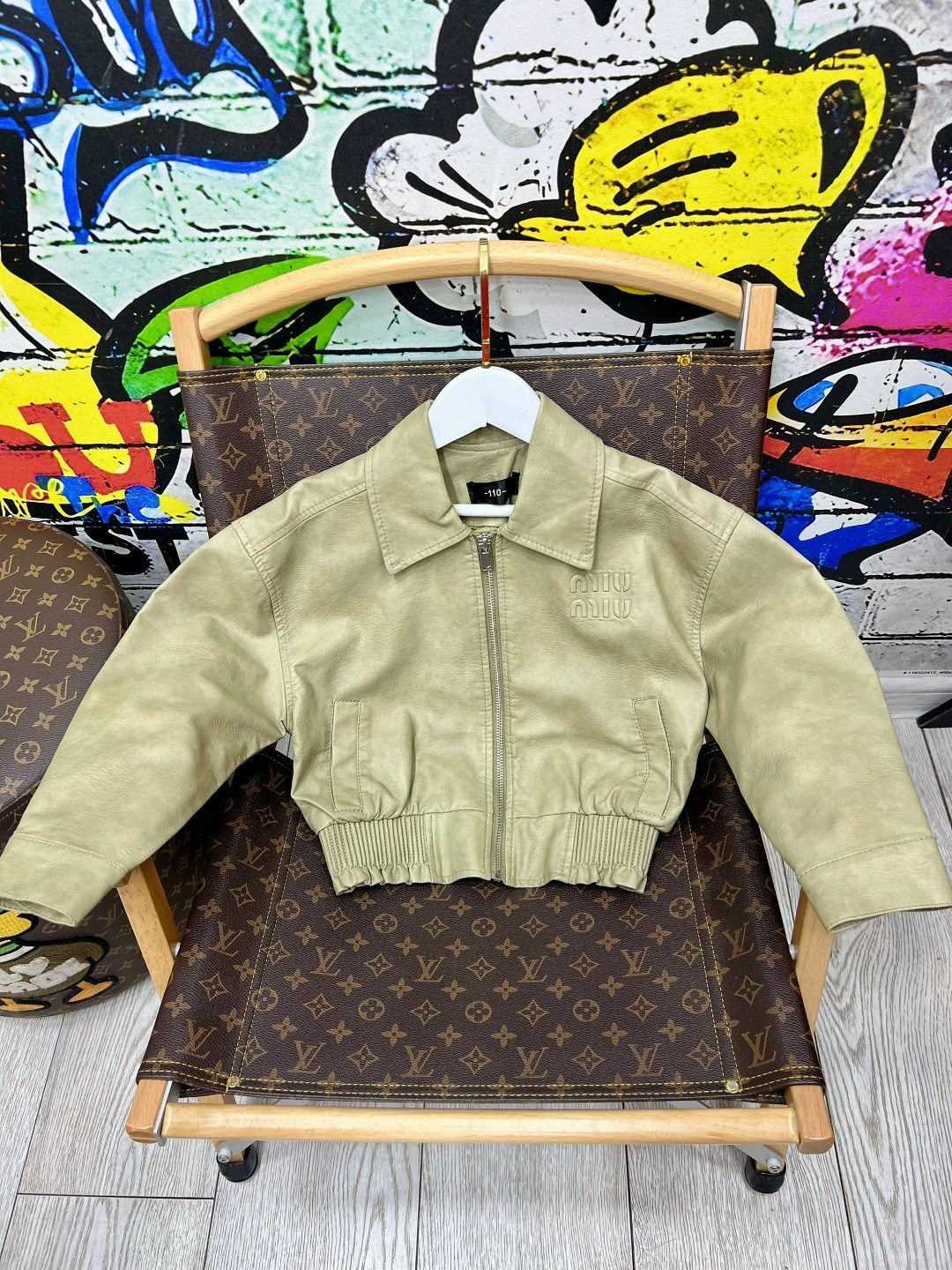 кожаная куртка,модная куртка,куртка бомбер,куртка бомбер женская,повседневная куртка