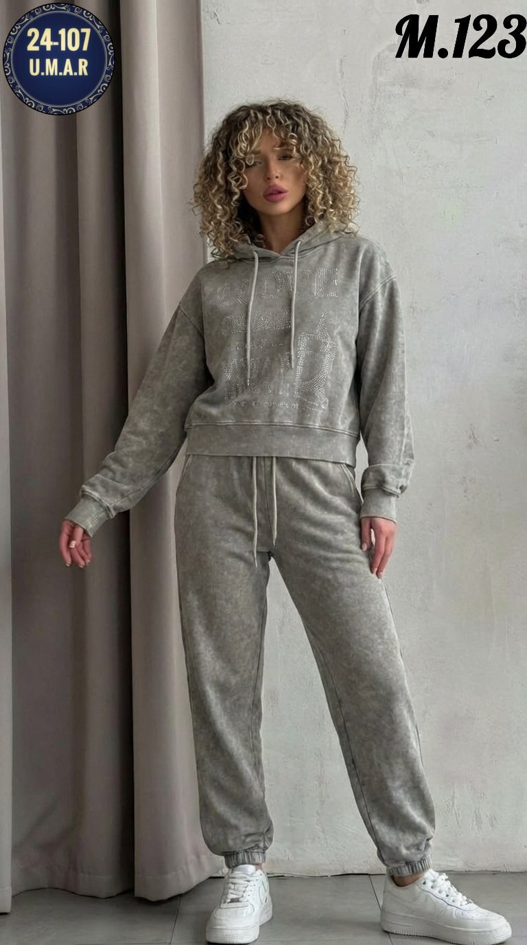 костюм повседневный,костюм женский,спортивный костюм,костюм велюровый,женский спортивный костюм