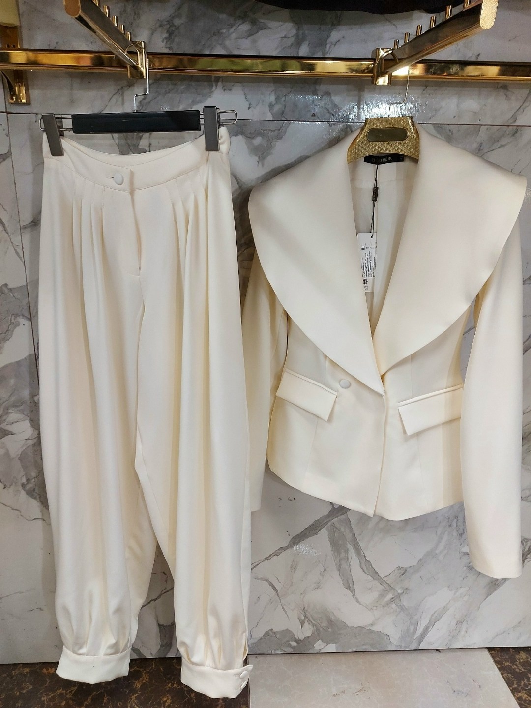 белые костюмы,жакет,женский брючный костюм,белый костюм женский,женские жакеты