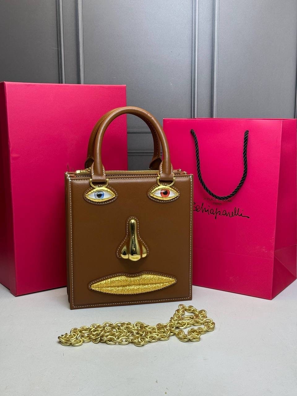 сумка-тоут schiaparelli,сумка schiaparelli,брендовая женская сумка,женская сумка schiaparelli,бархатная сумка для глаз schiaparelli premium sense demon