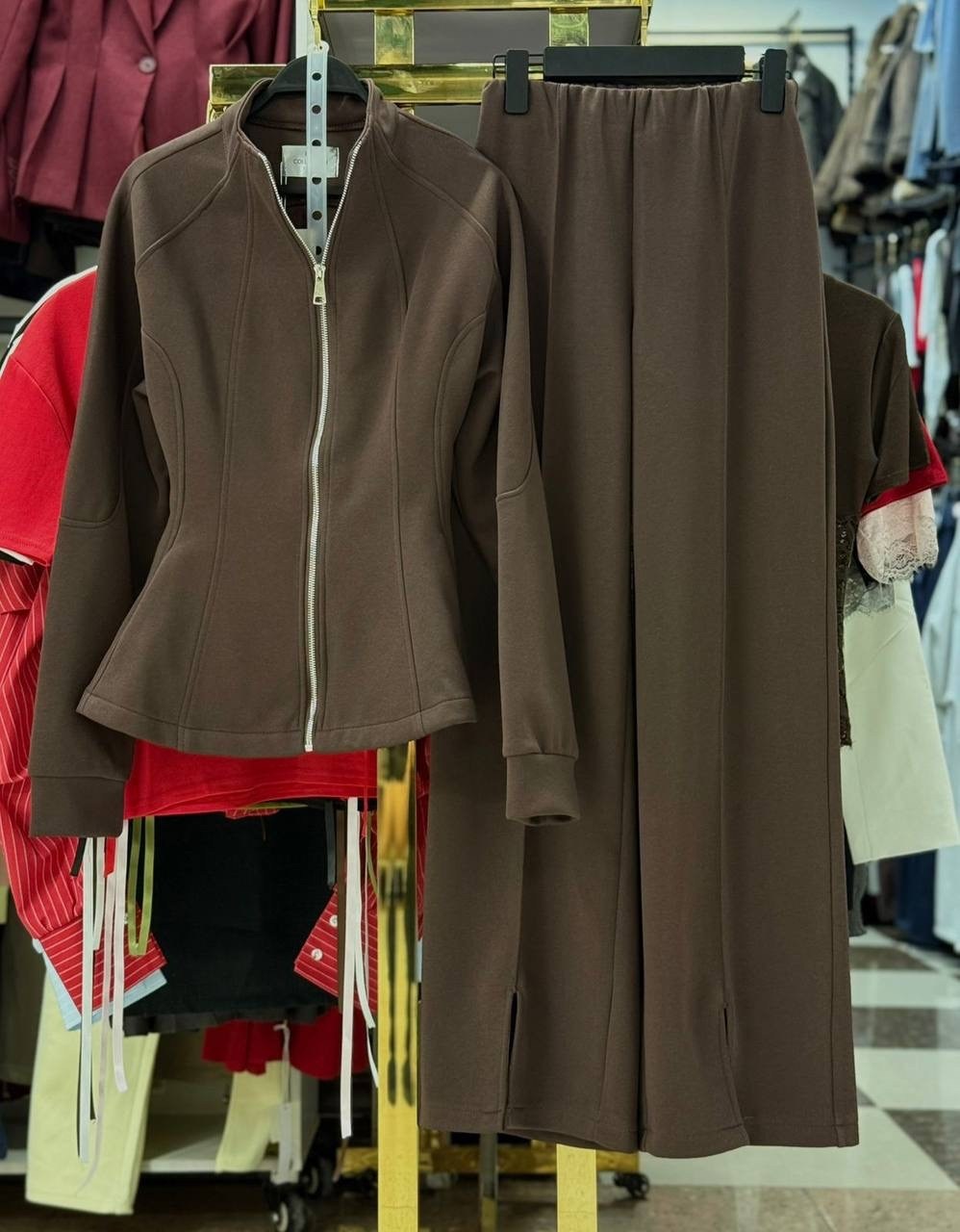 белый жакет с баской,белые костюмы,костюм,жакет,белый женский костюм