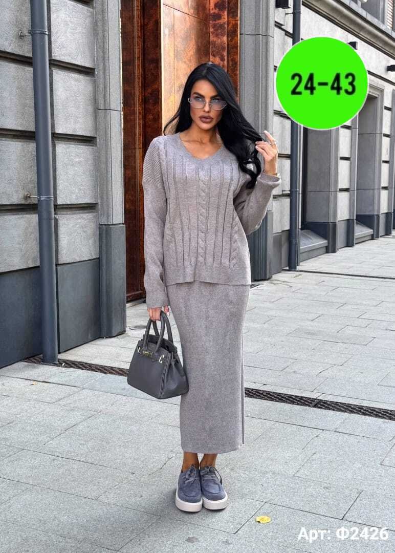 зеленый костюм с юбкой,вязаный костюм с юбкой,трикотажный костюм,зеленый трикотажный костюм,костюм с юбкой