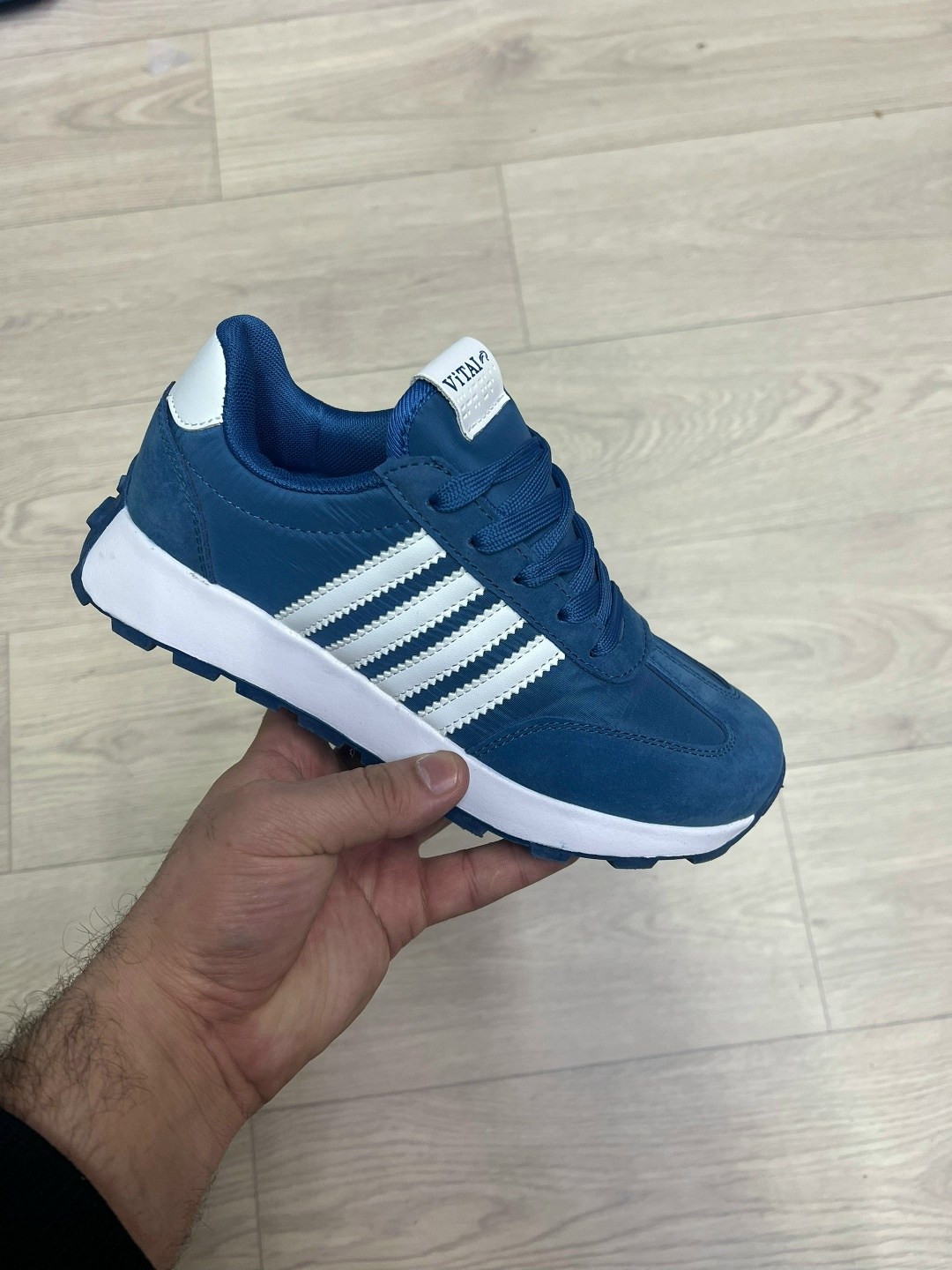 кроссовки женскиe,,кроссовки для женщин,кроссовки ,кроссовка