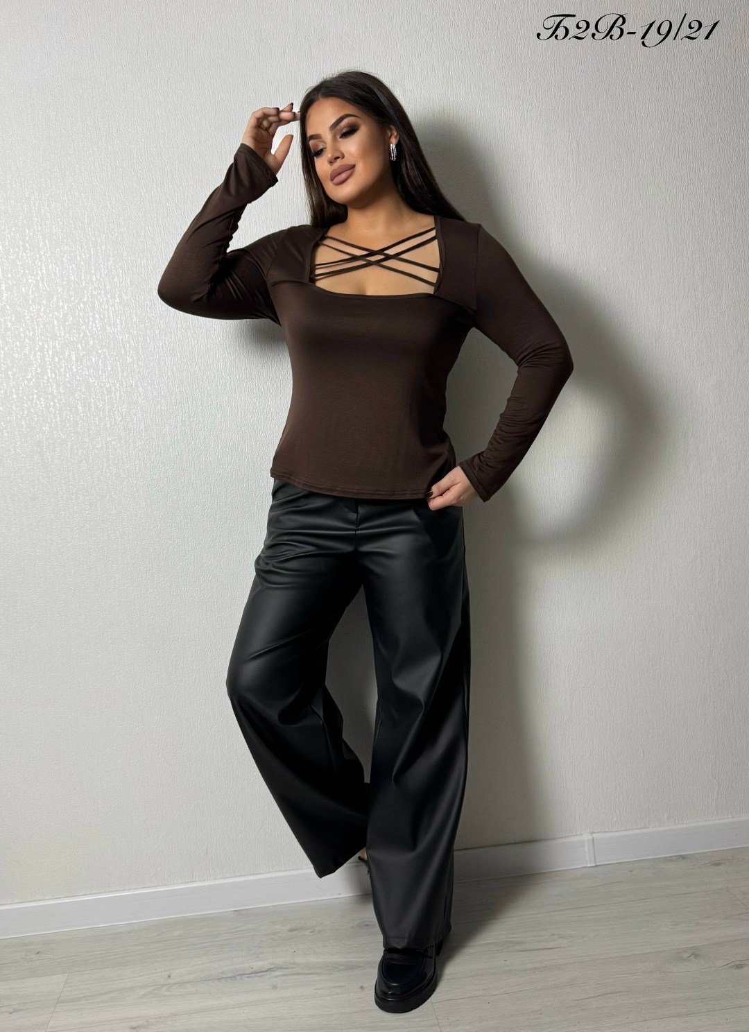 женская кофта,кофта,одежда кофта,женский лонгслив с глубоким вырезом happyfox,лонгслив женские