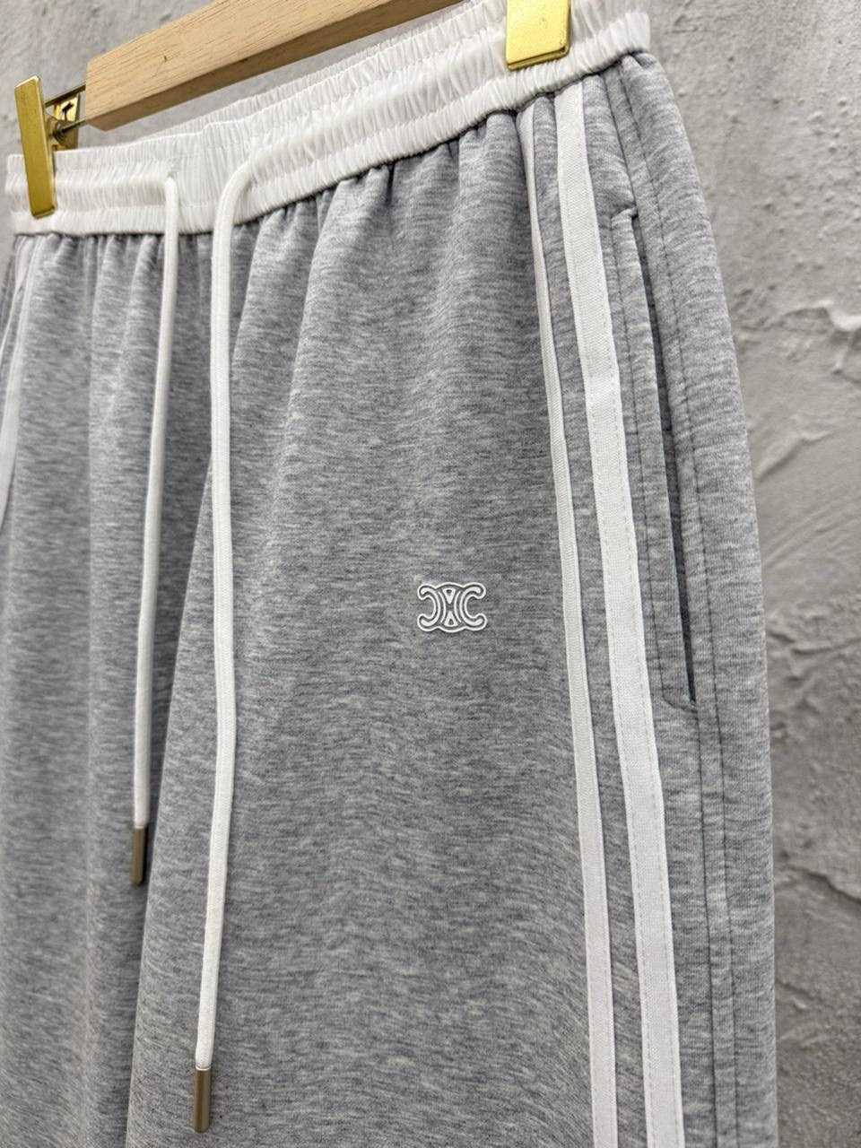 спортивные брюки унисекс off street 3277 серые l,брюки карго с лампасами широкие y2k styfash,брюки спортивные светло-серые,спортивные брюки унисекс off street 3277 серые s,спортивные брюки