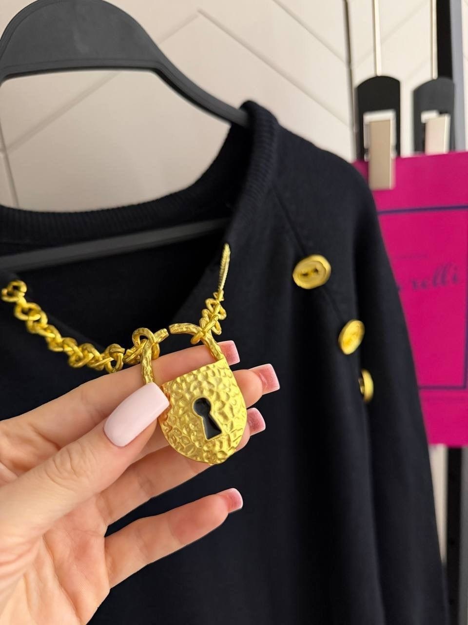 стильное платье,платье серое,платье прямое,платье вязаное,длинное вязаное платье