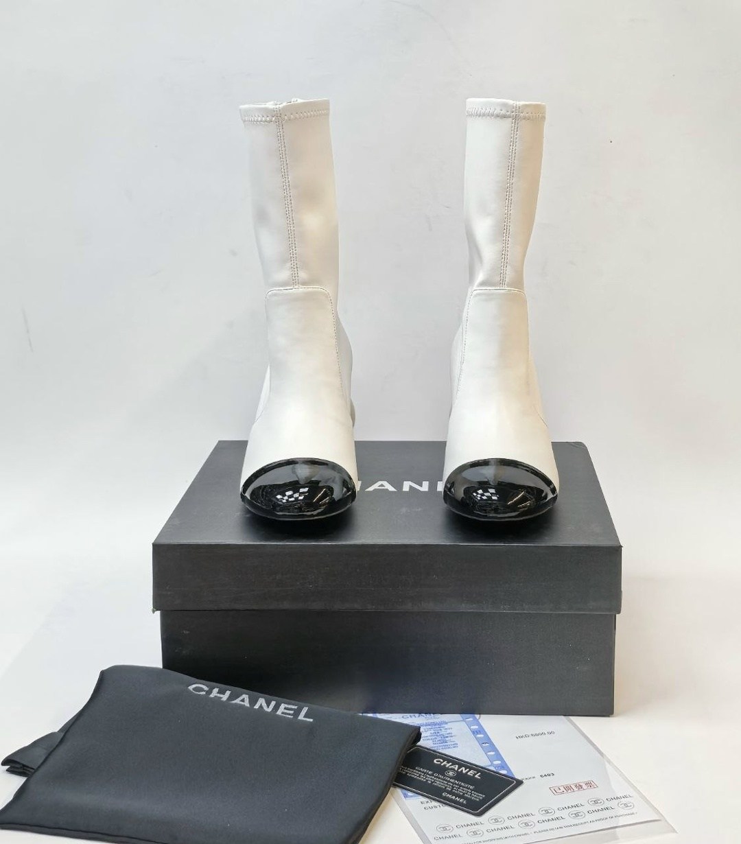 ботильоны chanel,женские кожаные белые ботильоны chanel,сапоги chanel,ботильоны женские chanel,кожаные ботильоны chanel
