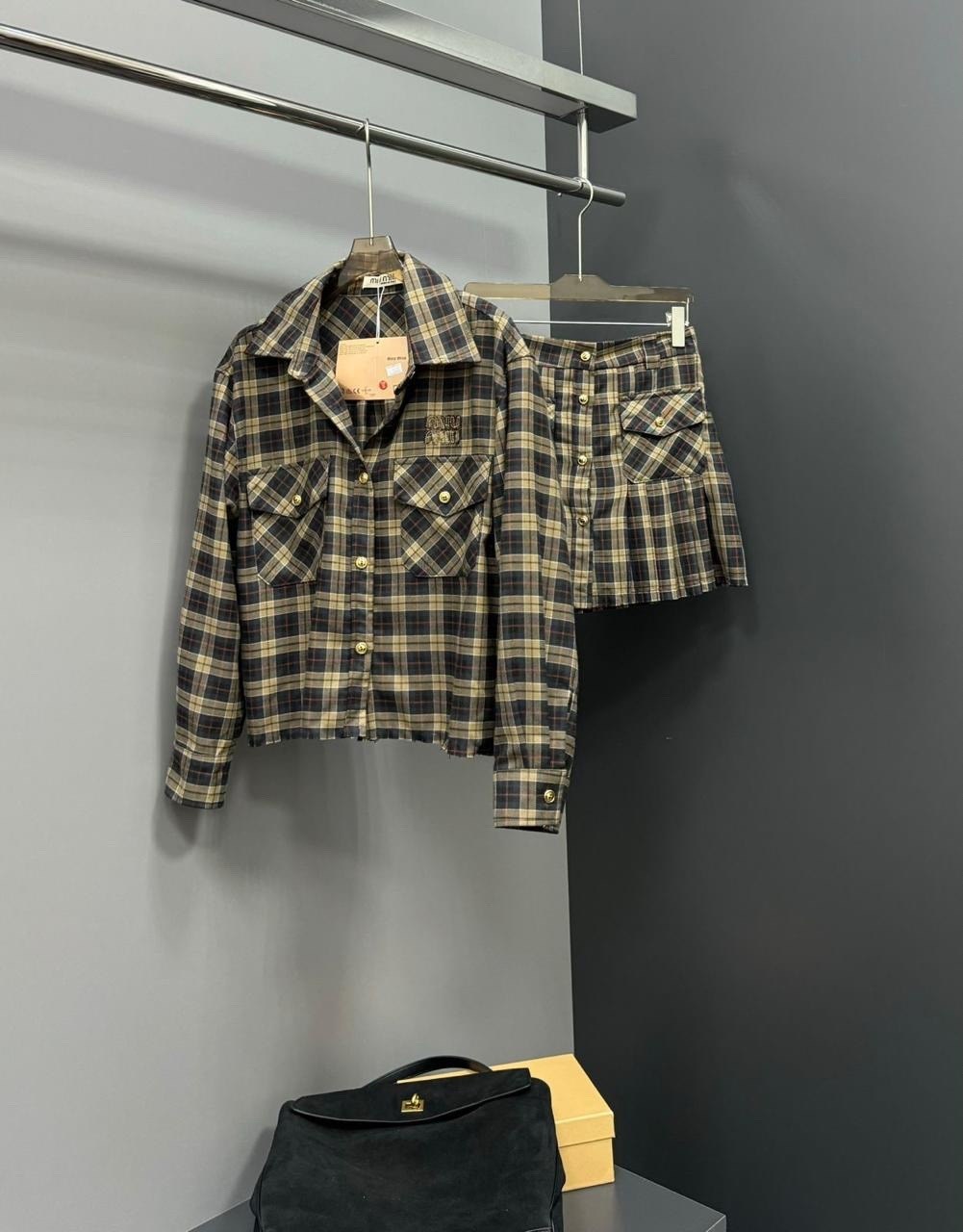 юбочный костюм в клетку,костюм в клетку,костюм с юбкой и рубашкой,костюм женский в клетку,костюм в клетку с юбкой