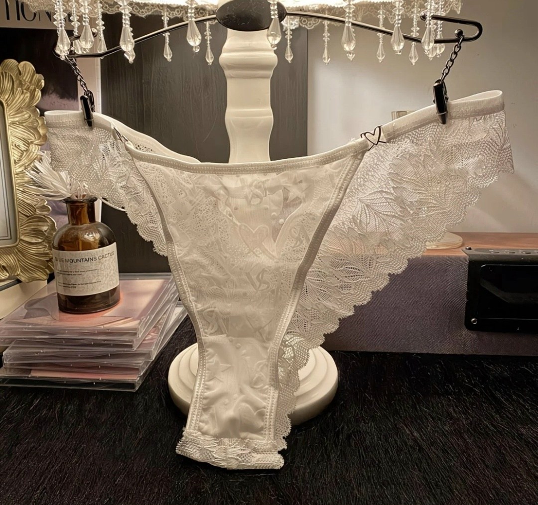 стринги женские кружевные,кружевные стринги,белые кружевные стринги,женское нижнее белье стринги,белые кружевные трусы женские
