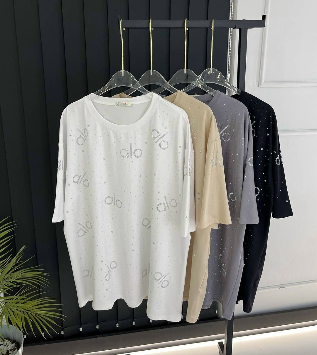 женская футболка,футболки женская оверсайз,футболка оверсайз,футболка женская оверсайз со стразами,блузка женская