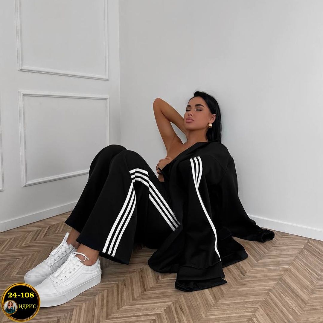 спортивные костюмы женские,женский костюм двойка,черный костюм женский,костюм женский двойка с брюками,стильный костюм с лампасами